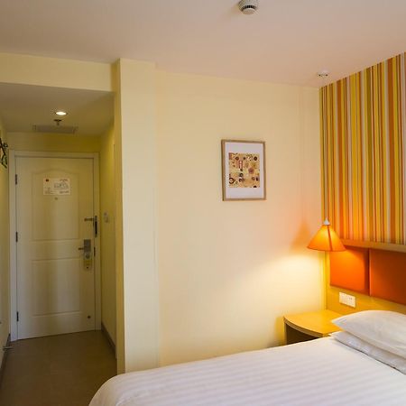 Home Inn Shanghai Daning International Guangzhong Road Circus City 外观 照片